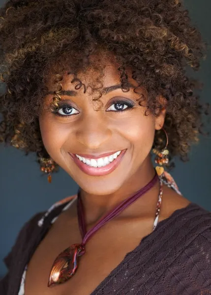 Sophia Thomas headshot