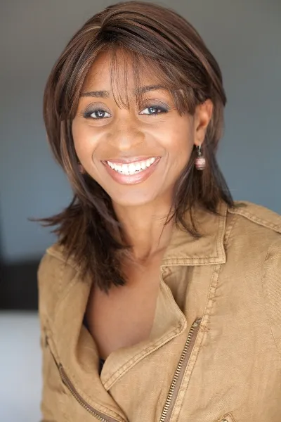 Sophia Thomas headshot