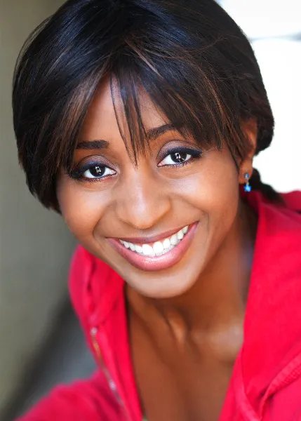 Sophia Thomas headshot