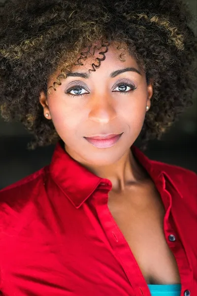 Sophia Thomas headshot